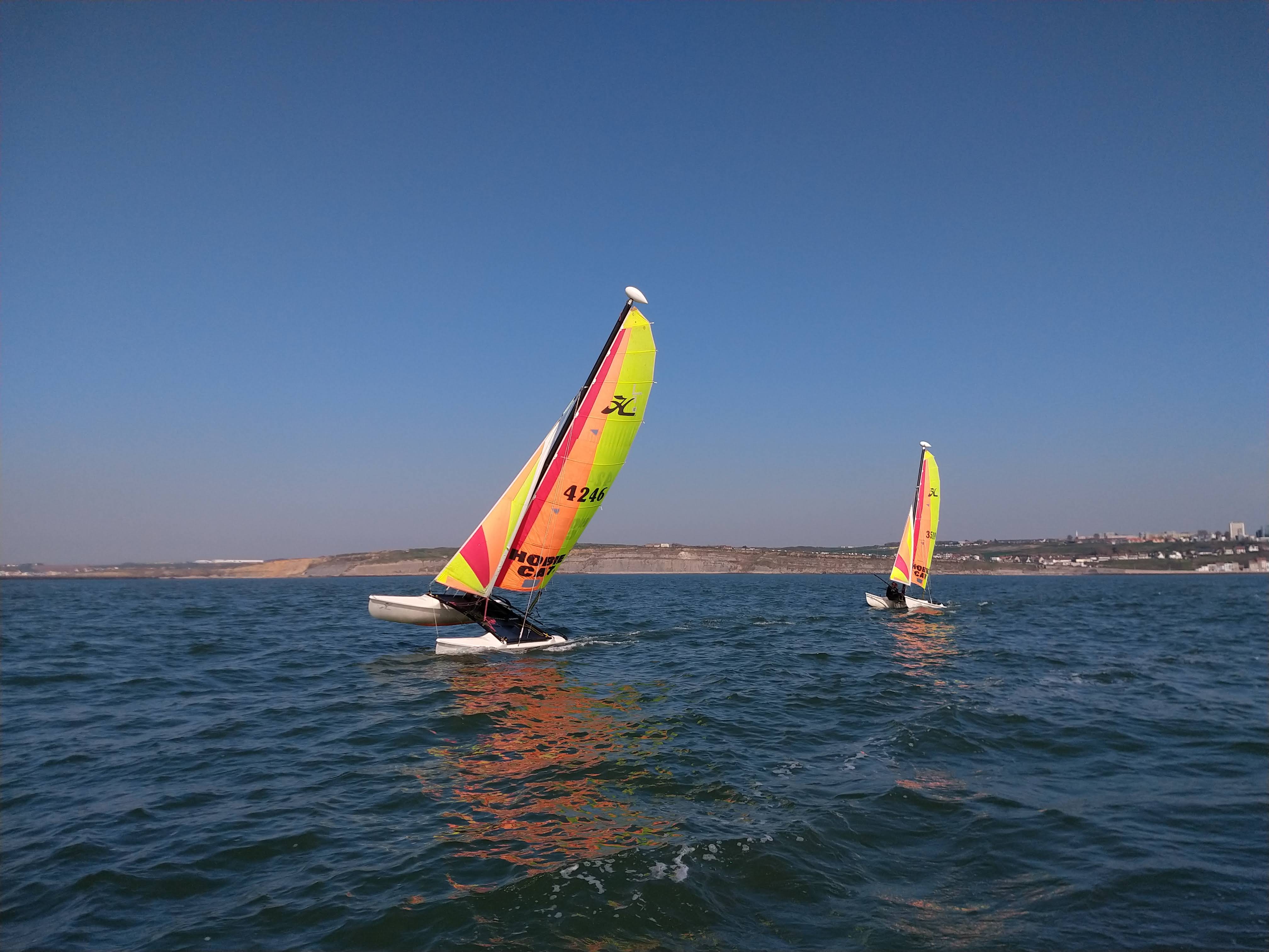 Voile légère - Catamaran